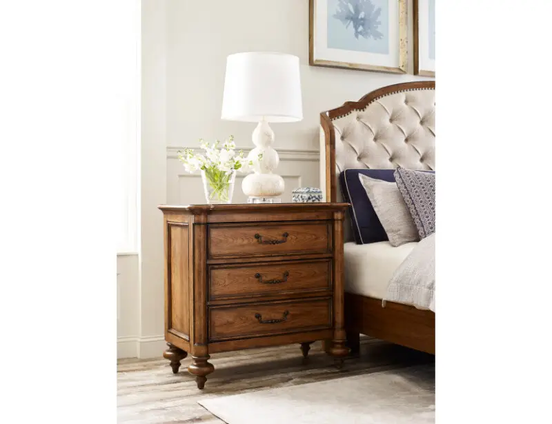 785018d72119d88aac9abb9c35c678c1 Berkshire Edmisten Bachelors Chest - Image 1