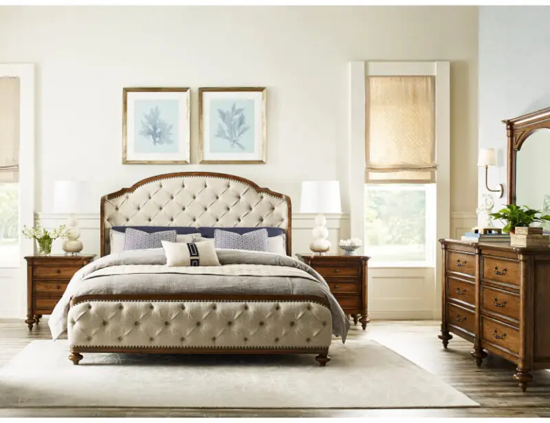 c29c3fc08f53e4943b37fa25f248cbfa Berkshire Glendale Uph Shelter King Bed - Complete - Image 1